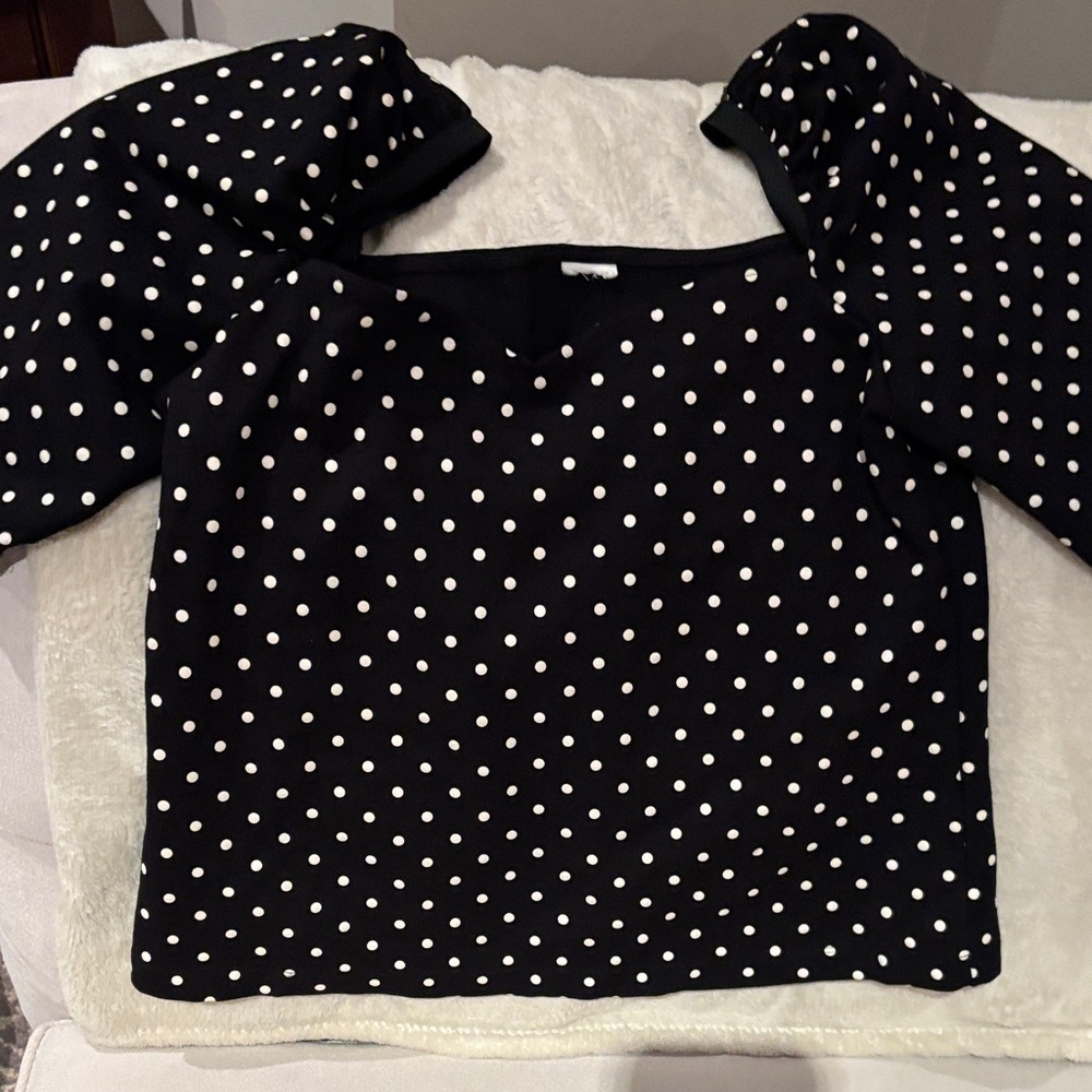 Black Polka Dot Puff Sleeve Top in M/L